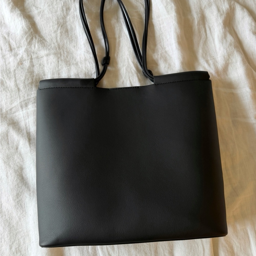 von Holzhausen Market Tote in Black - Picture 3 of 4